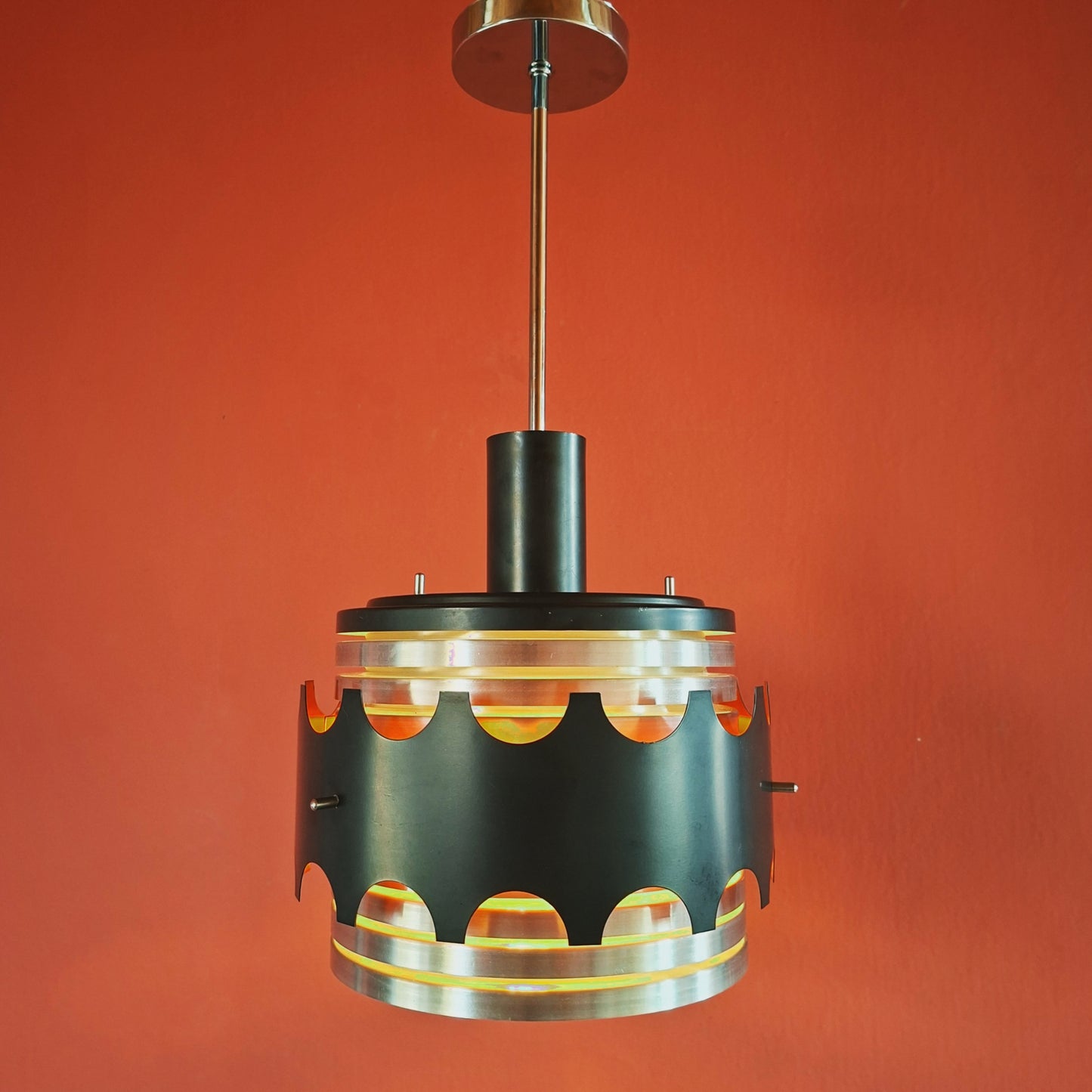 Retro Space Age Metal Pendant Light UFO Silver Black Metal
